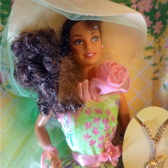 Simply Charming Barbie Doll - Picture 2 of 9